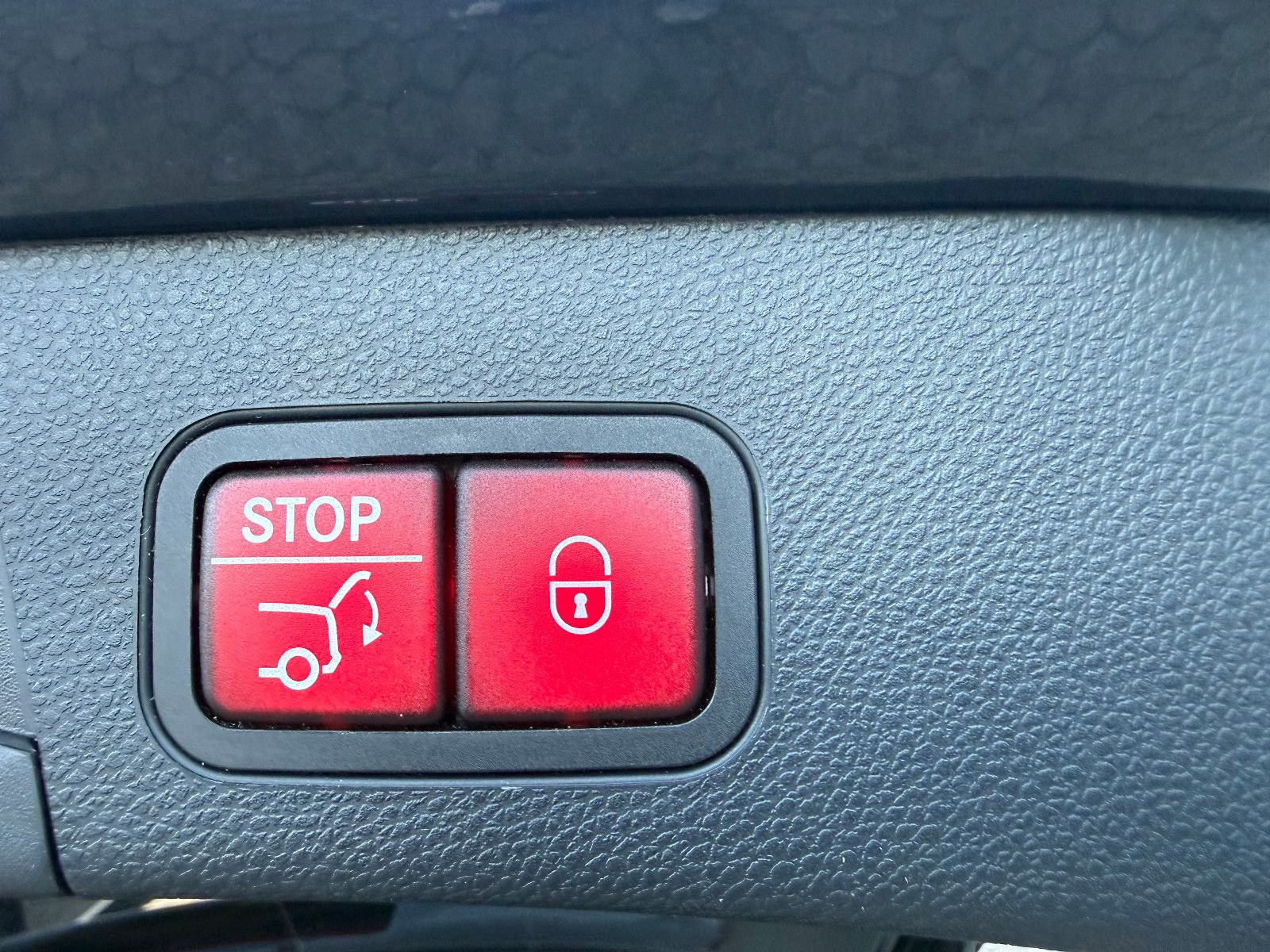 Fahrzeugabbildung Mercedes-Benz C 63 AMG S *ACC*LEDER*Burmaster*Pano*