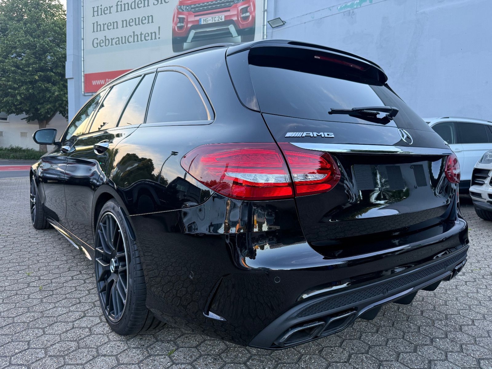 Fahrzeugabbildung Mercedes-Benz C 63 AMG S *ACC*LEDER*Burmaster*Pano*