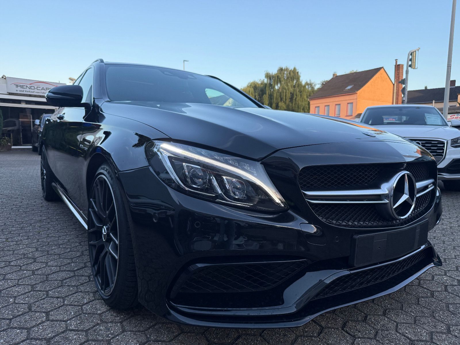 Fahrzeugabbildung Mercedes-Benz C 63 AMG S *ACC*LEDER*Burmaster*Pano*