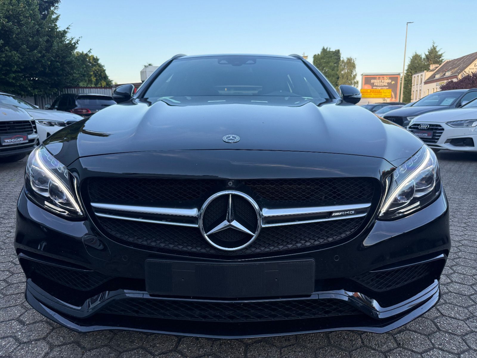 Fahrzeugabbildung Mercedes-Benz C 63 AMG S *ACC*LEDER*Burmaster*Pano*