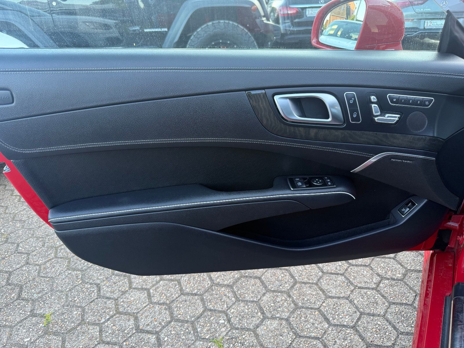 Fahrzeugabbildung Mercedes-Benz SL 350*Tempomat*Harmann Kardon* Leder*