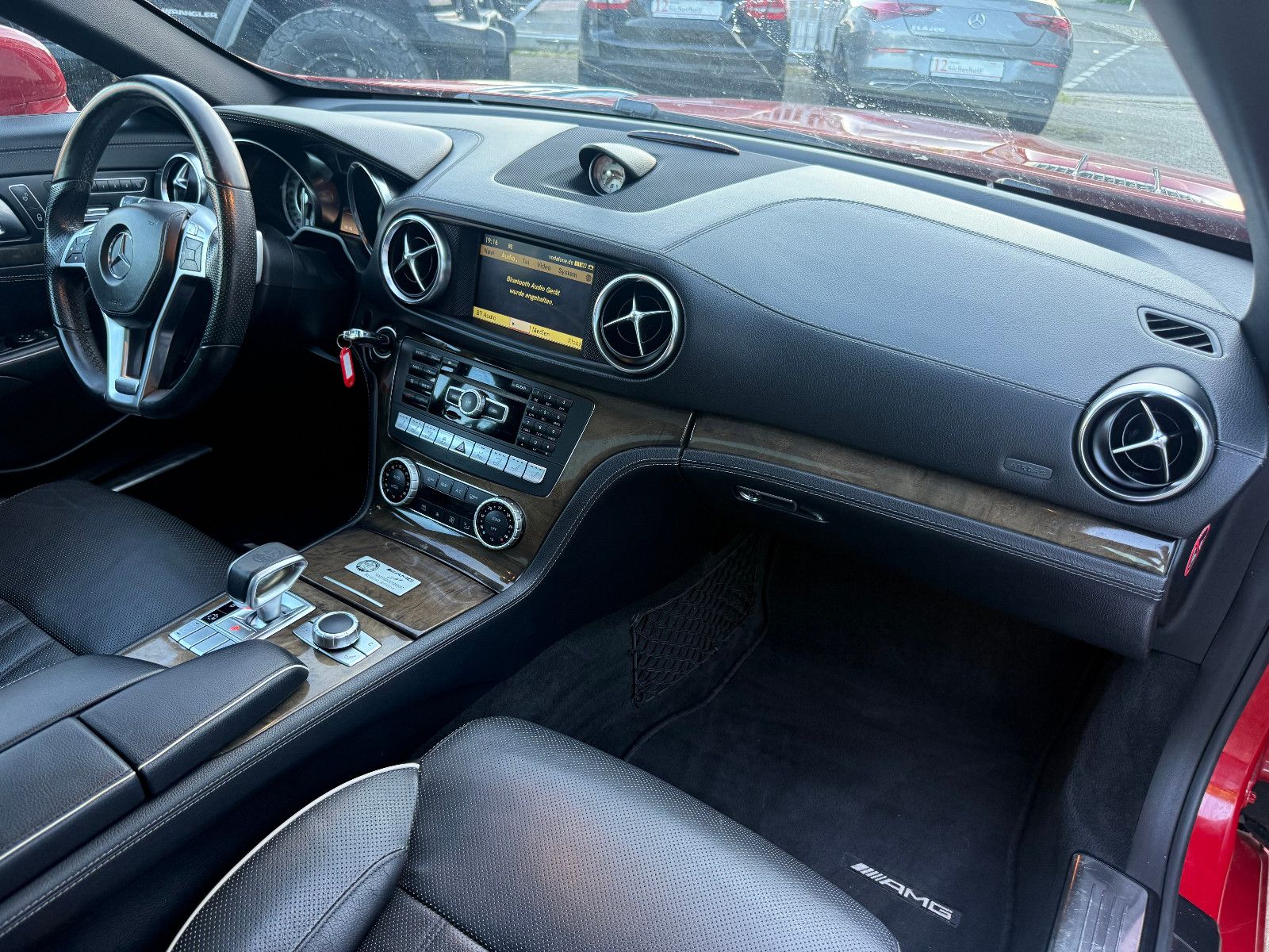Fahrzeugabbildung Mercedes-Benz SL 350*Tempomat*Harmann Kardon* Leder*