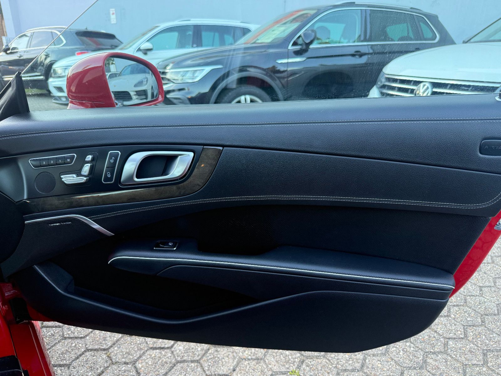 Fahrzeugabbildung Mercedes-Benz SL 350*Tempomat*Harmann Kardon* Leder*