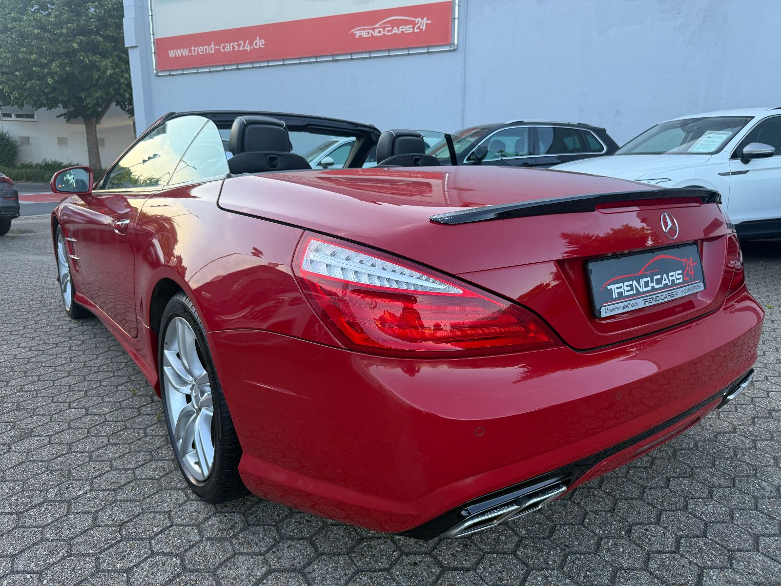 Fahrzeugabbildung Mercedes-Benz SL 350*Tempomat*Harmann Kardon* Leder*