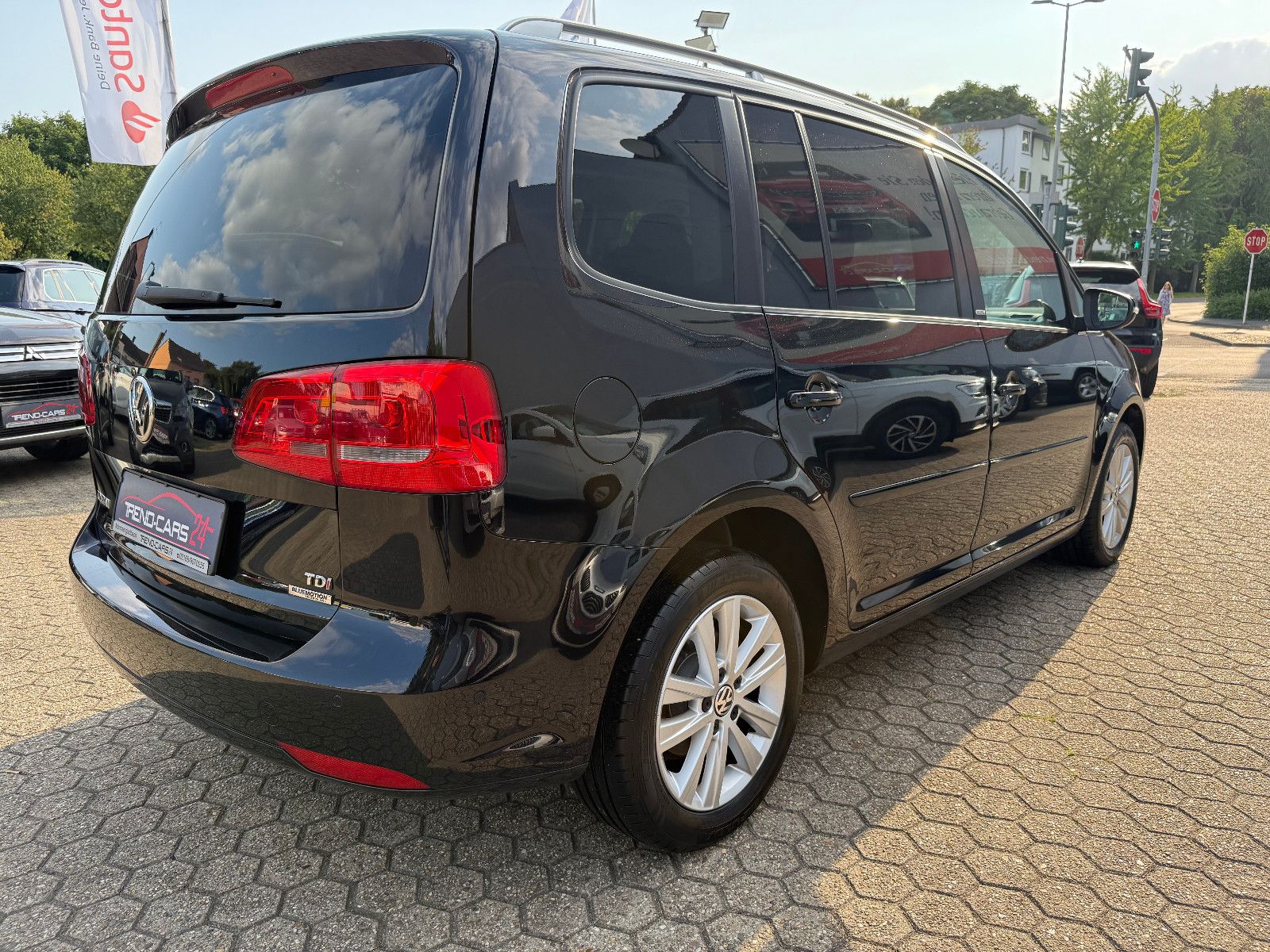 Fahrzeugabbildung Volkswagen Touran Style BMT*Tempomat*Navi*7 Sitzer*