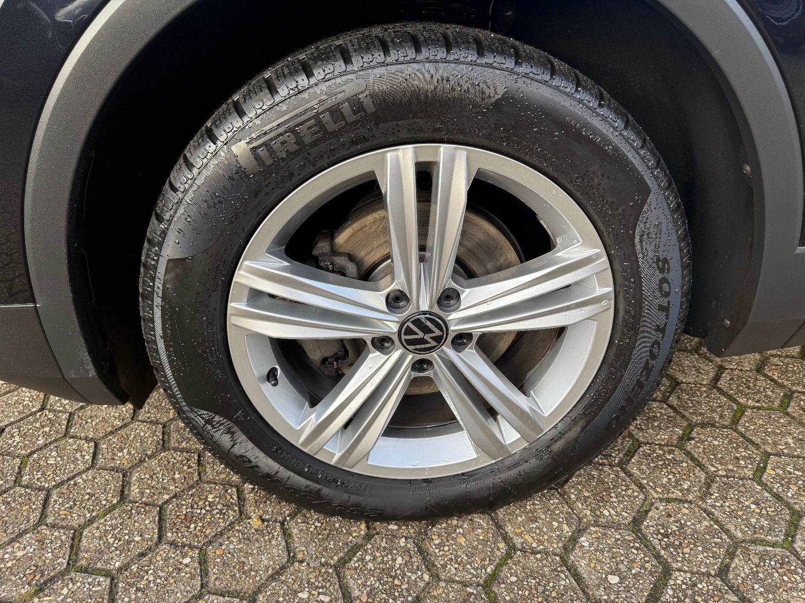 Fahrzeugabbildung Volkswagen Tiguan Life 4Motion*ACC*AHK*NAVI*