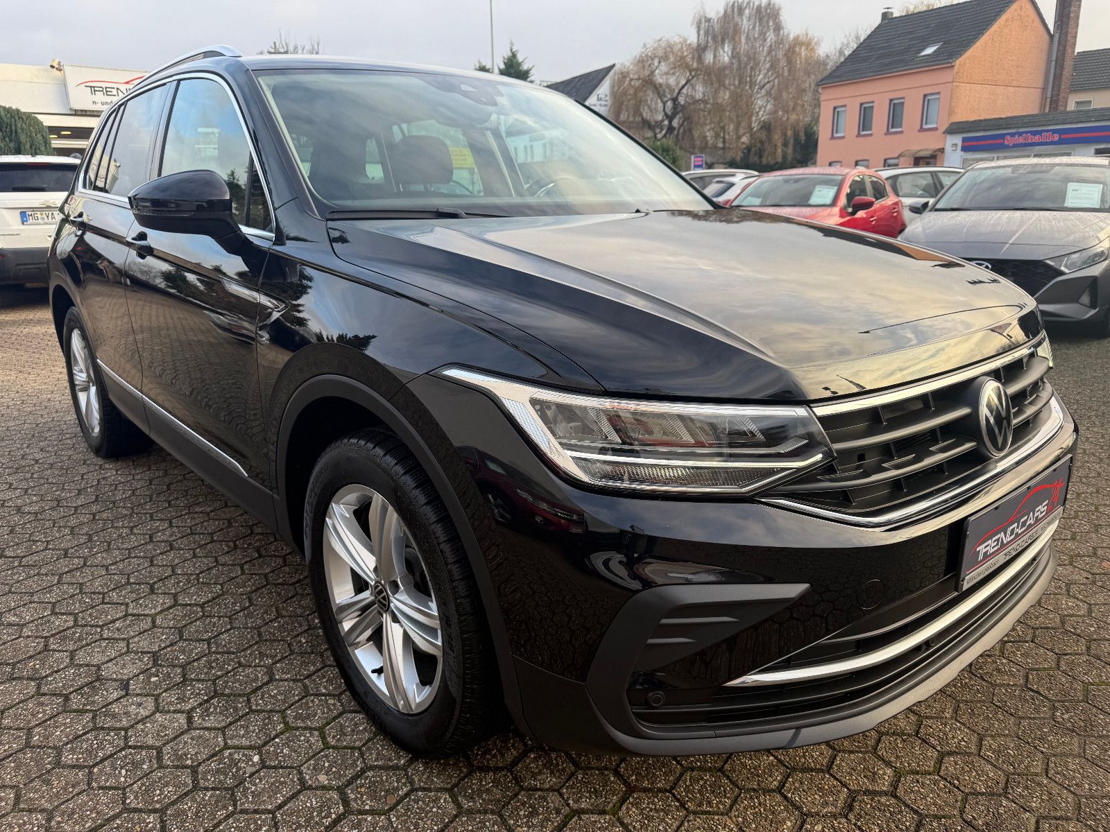 Fahrzeugabbildung Volkswagen Tiguan Life 4Motion*ACC*AHK*NAVI*