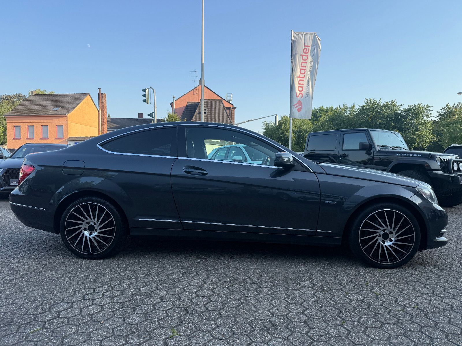 Fahrzeugabbildung Mercedes-Benz C 220 C Coupe C 220 CDI BlueEfficiency