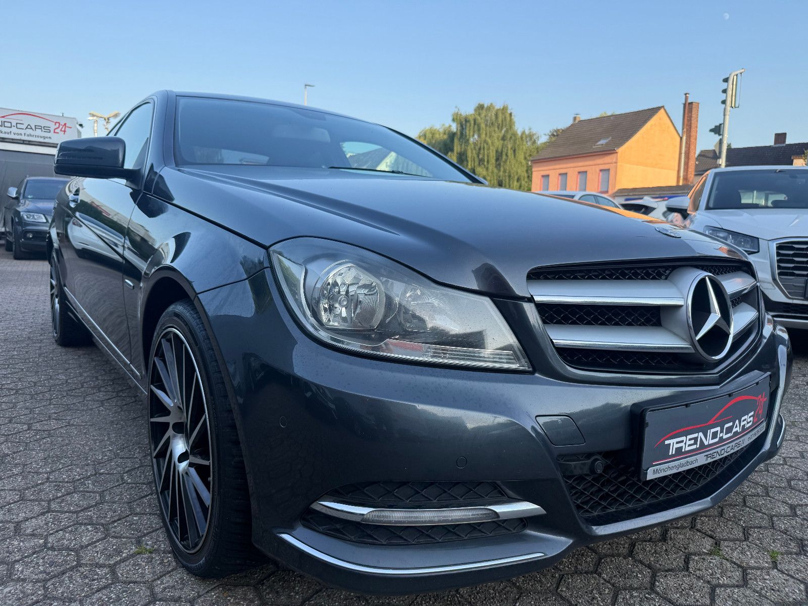 Fahrzeugabbildung Mercedes-Benz C 220 C Coupe C 220 CDI BlueEfficiency