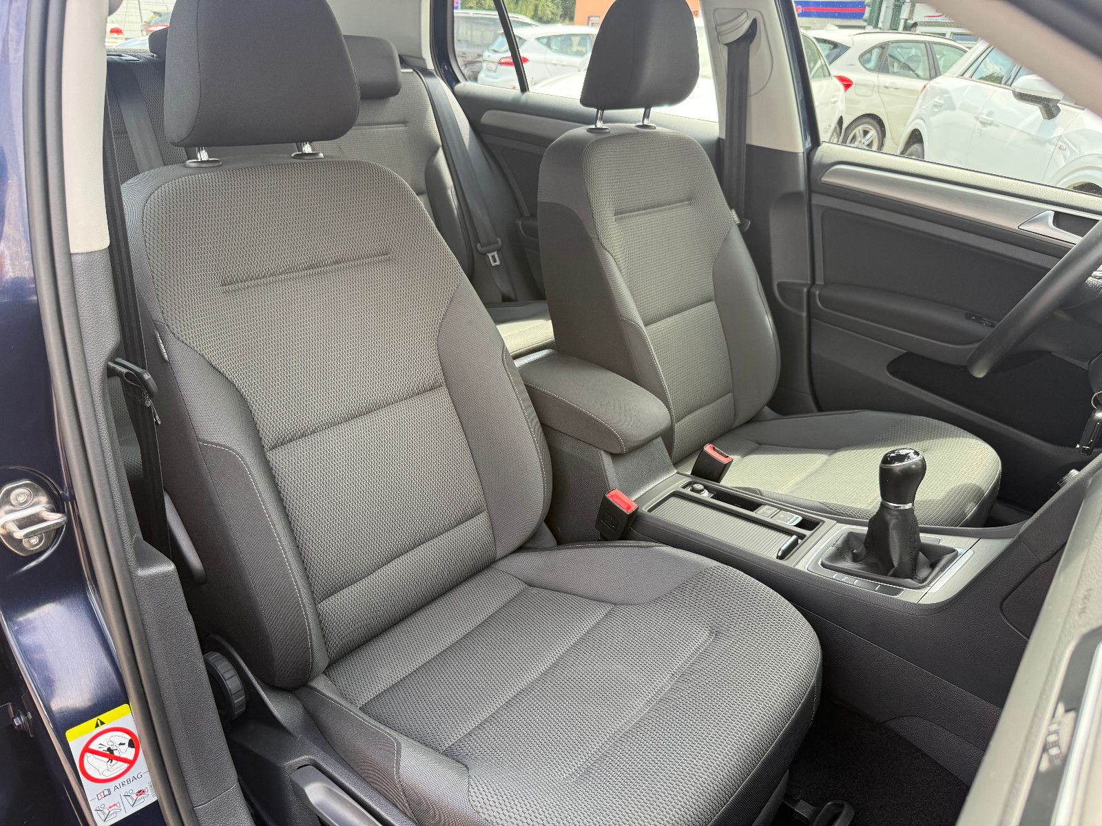 Fahrzeugabbildung Volkswagen Golf VII Lim. Comfortline BMT