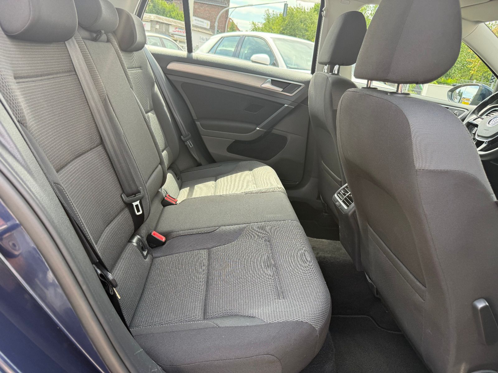 Fahrzeugabbildung Volkswagen Golf VII Lim. Comfortline BMT