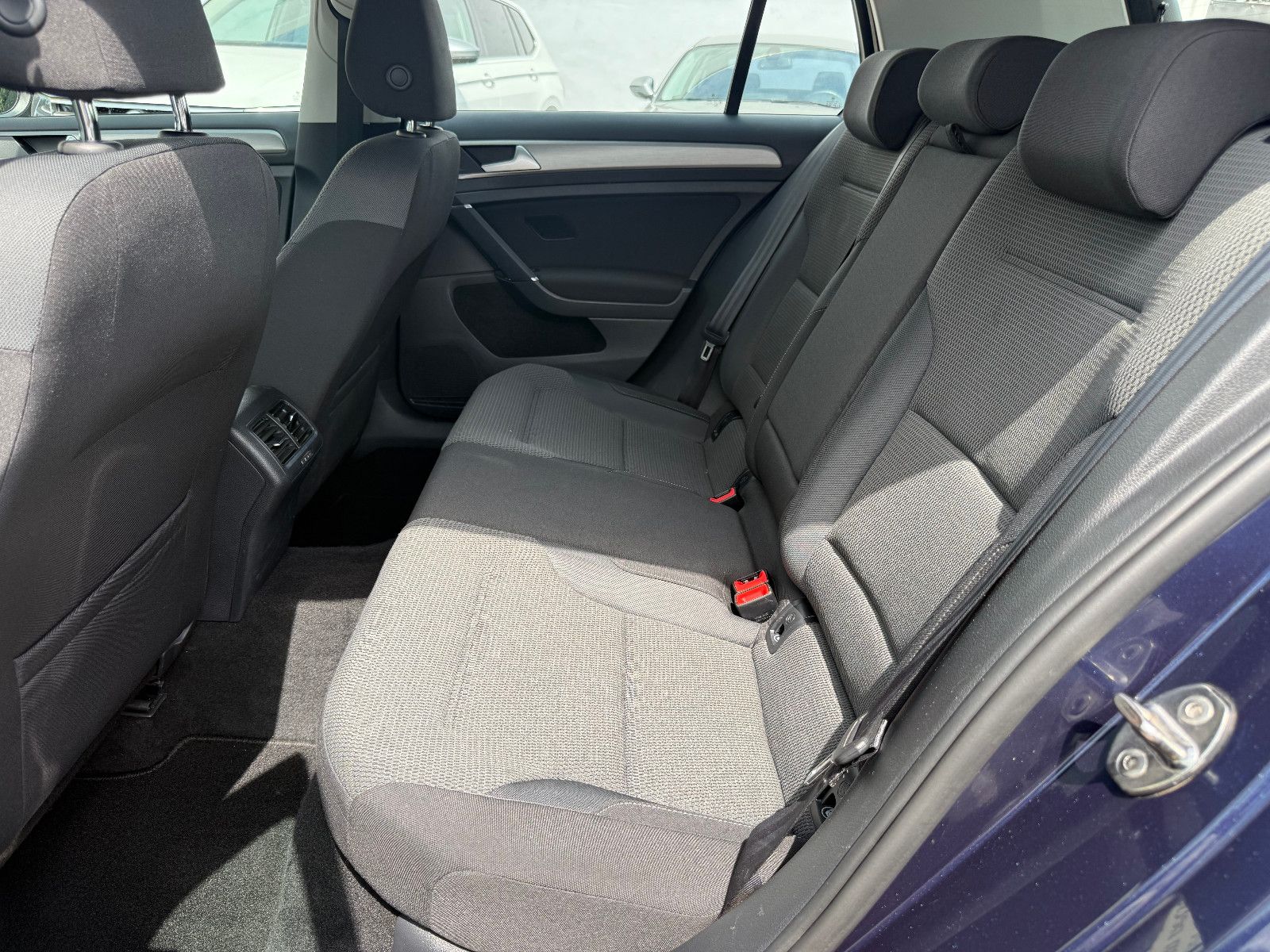 Fahrzeugabbildung Volkswagen Golf VII Lim. Comfortline BMT