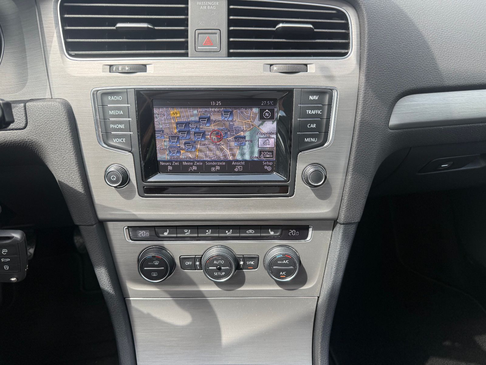 Fahrzeugabbildung Volkswagen Golf VII Lim. Comfortline BMT