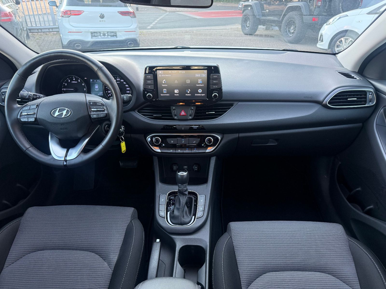 Fahrzeugabbildung Hyundai i30 Select Mild-Hybrid