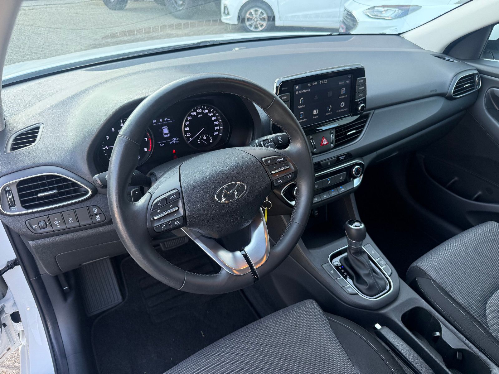 Fahrzeugabbildung Hyundai i30 Select Mild-Hybrid