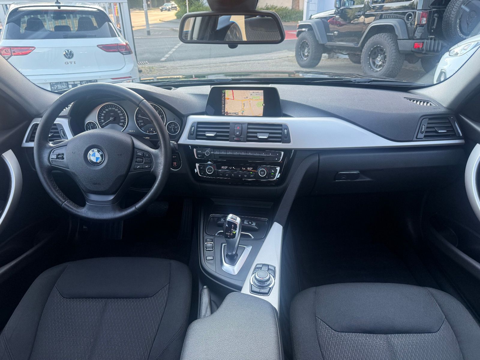 Fahrzeugabbildung BMW 318 3 Limousine 318 i*Tempomat*Headup*Klima*
