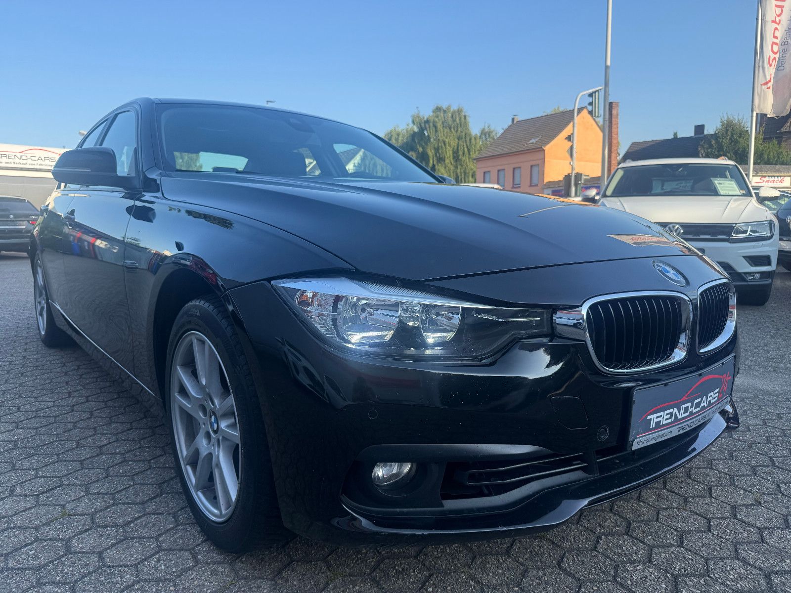 Fahrzeugabbildung BMW 318 3 Limousine 318 i*Tempomat*Headup*Klima*
