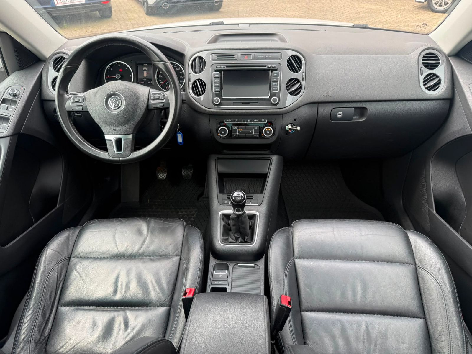 Fahrzeugabbildung Volkswagen Tiguan Sport & Style BMT 4Motion
