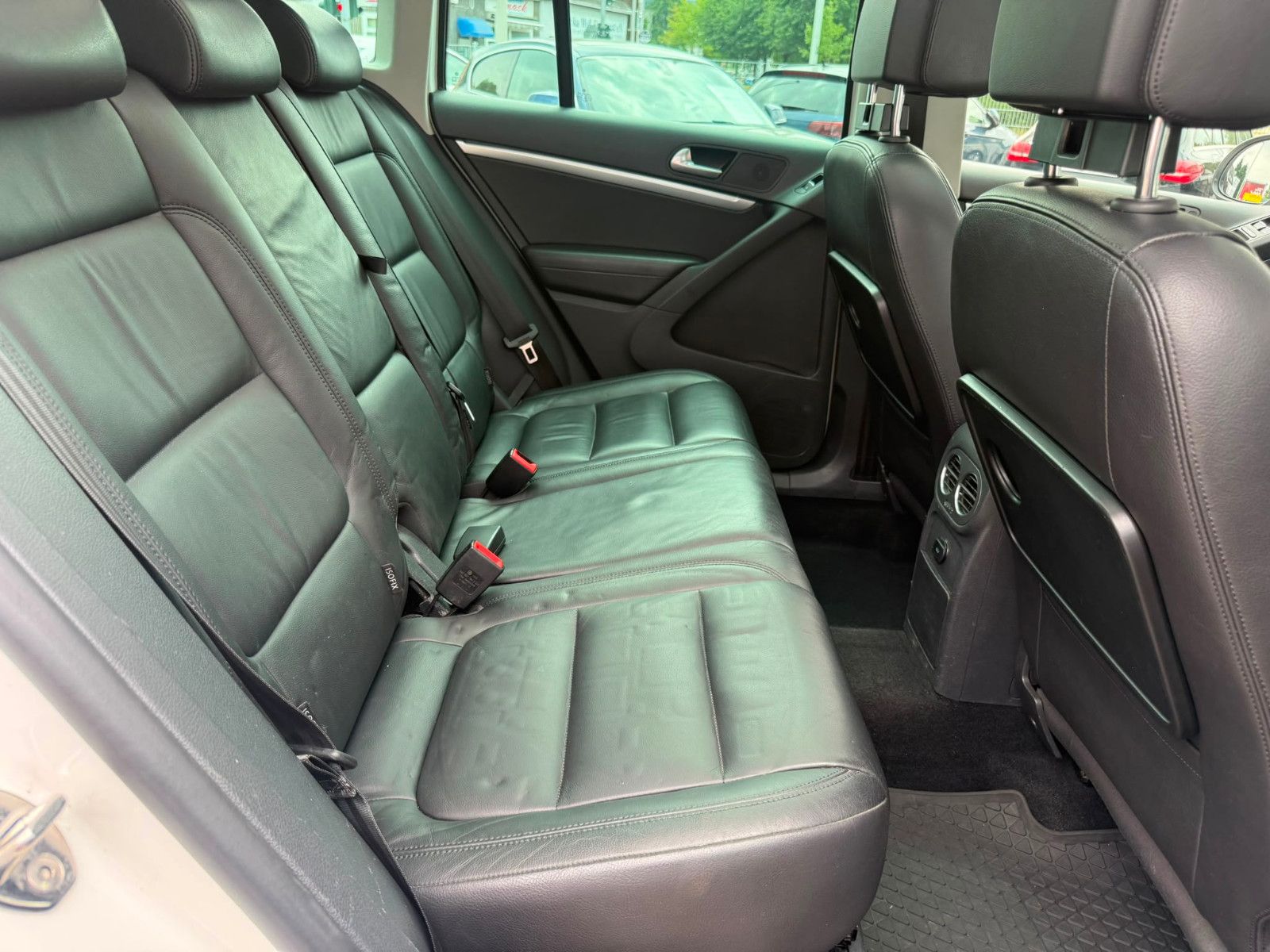 Fahrzeugabbildung Volkswagen Tiguan Sport & Style BMT 4Motion