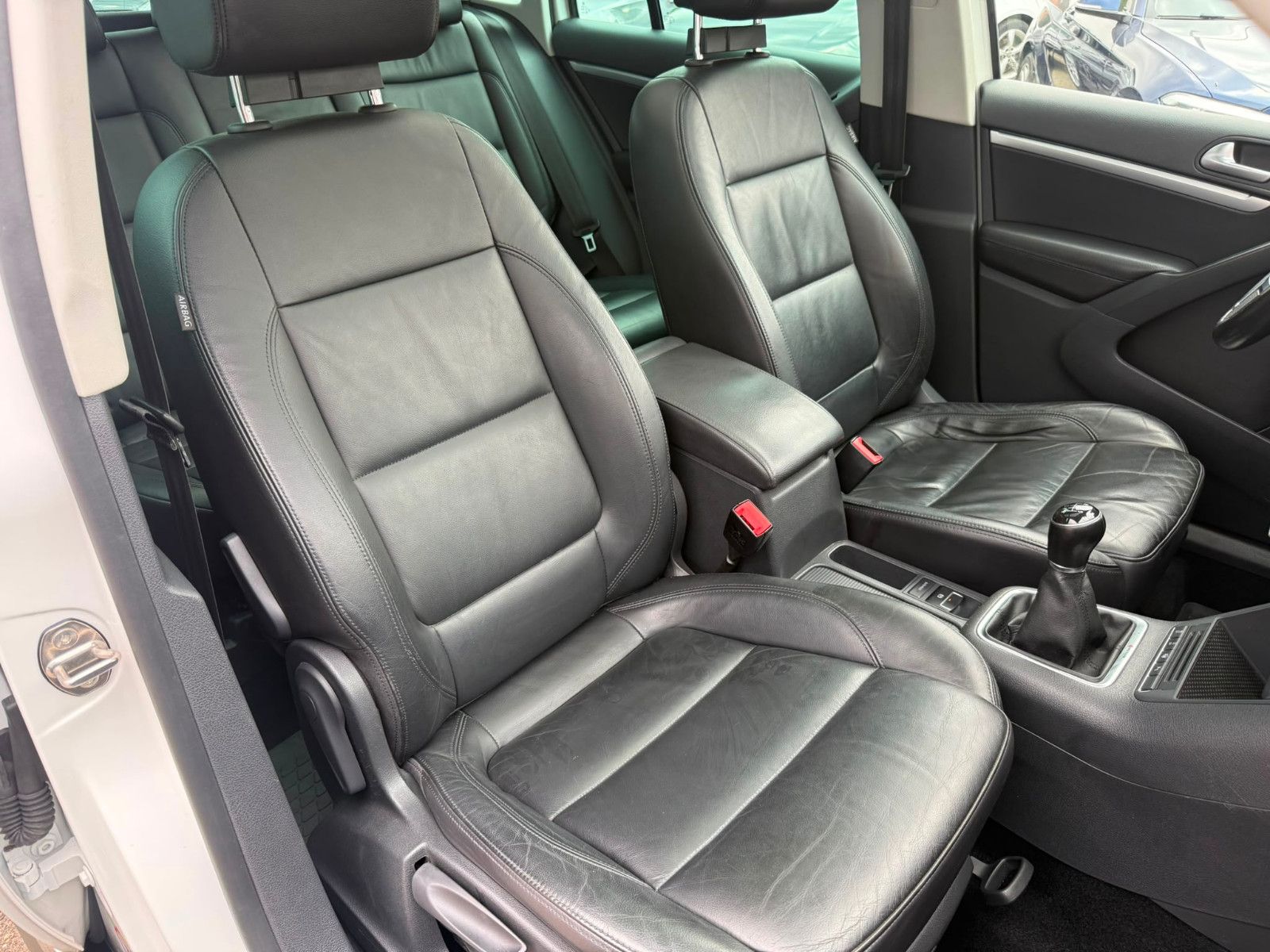 Fahrzeugabbildung Volkswagen Tiguan Sport & Style BMT 4Motion