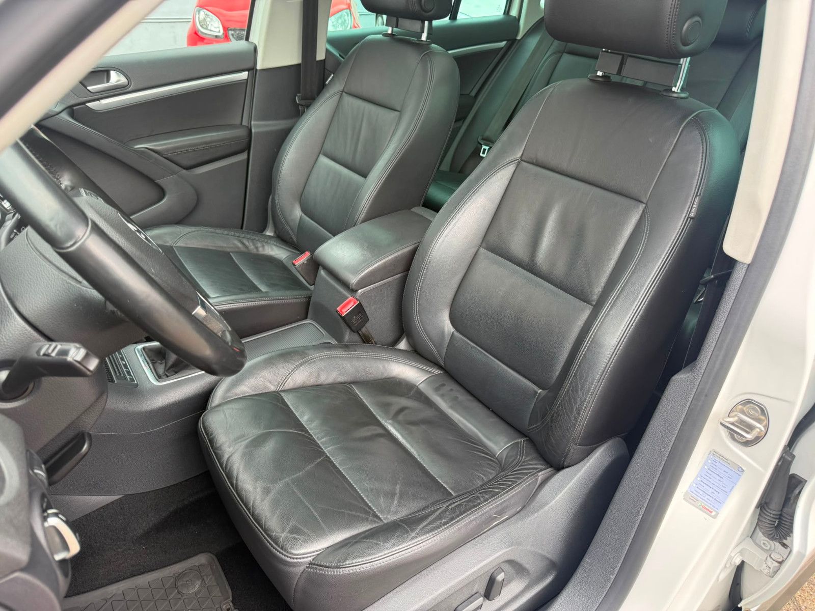 Fahrzeugabbildung Volkswagen Tiguan Sport & Style BMT 4Motion