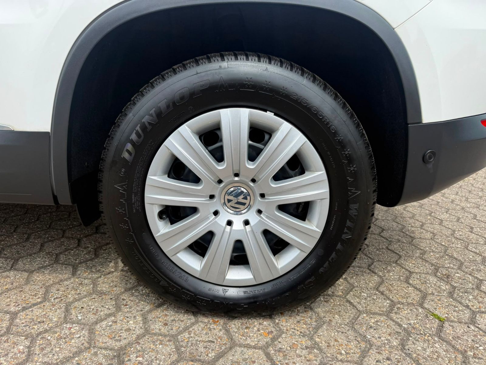 Fahrzeugabbildung Volkswagen Tiguan Sport & Style BMT 4Motion