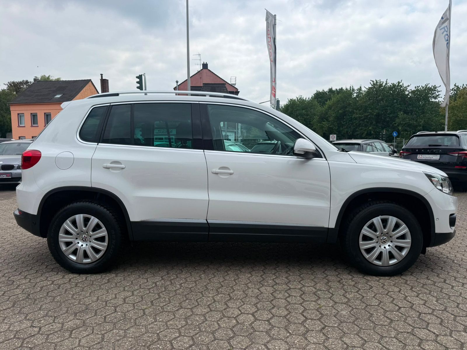 Fahrzeugabbildung Volkswagen Tiguan Sport & Style BMT 4Motion