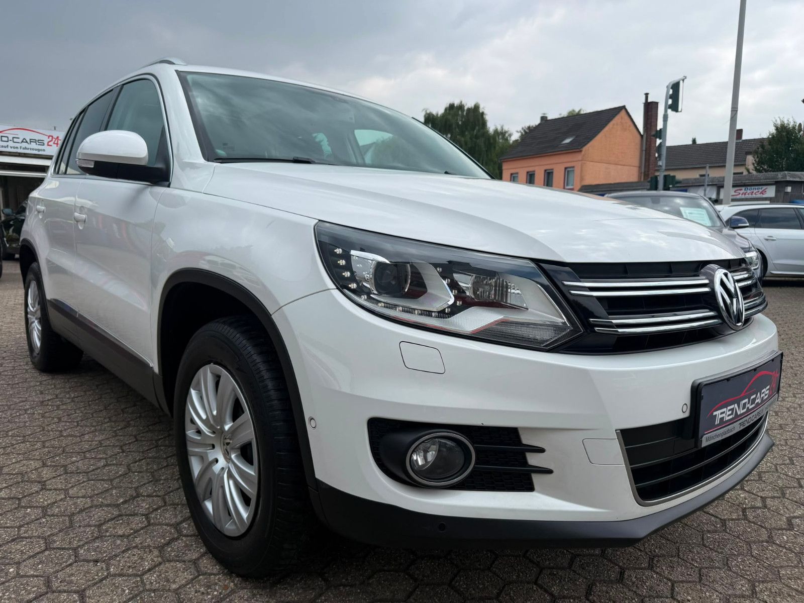 Fahrzeugabbildung Volkswagen Tiguan Sport & Style BMT 4Motion