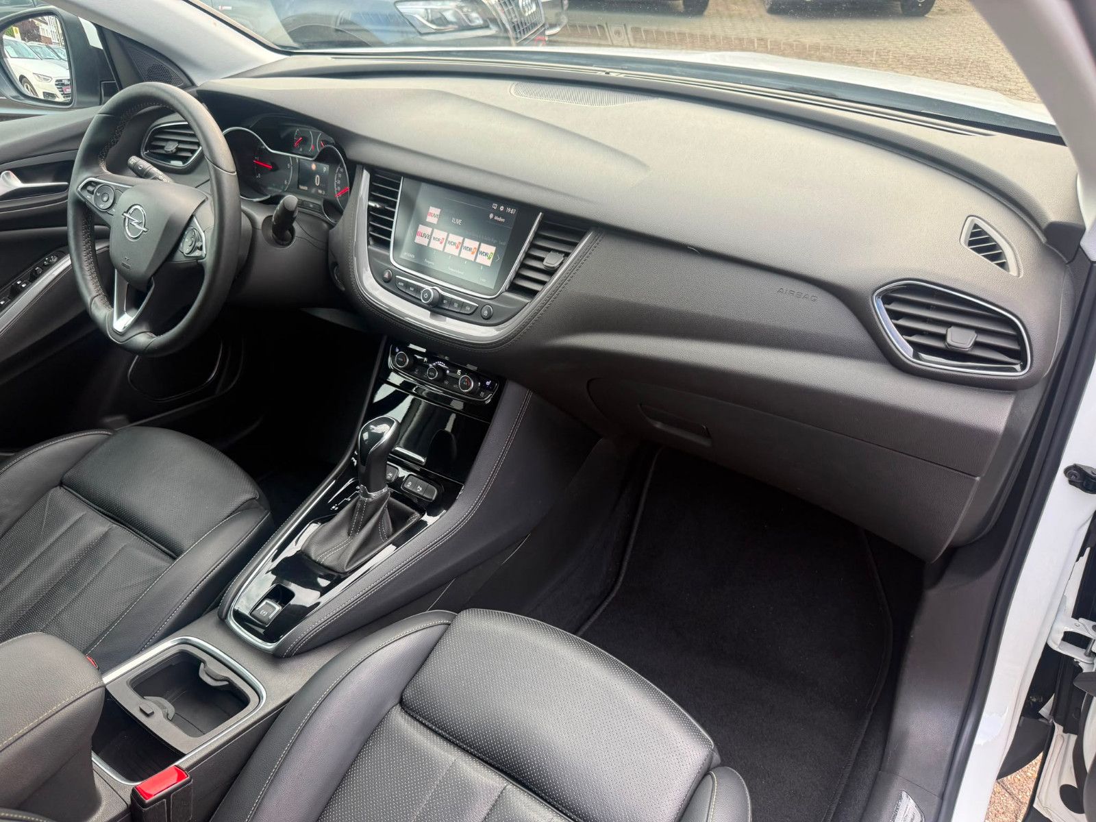 Fahrzeugabbildung Opel Grandland (X)Business Innovation*