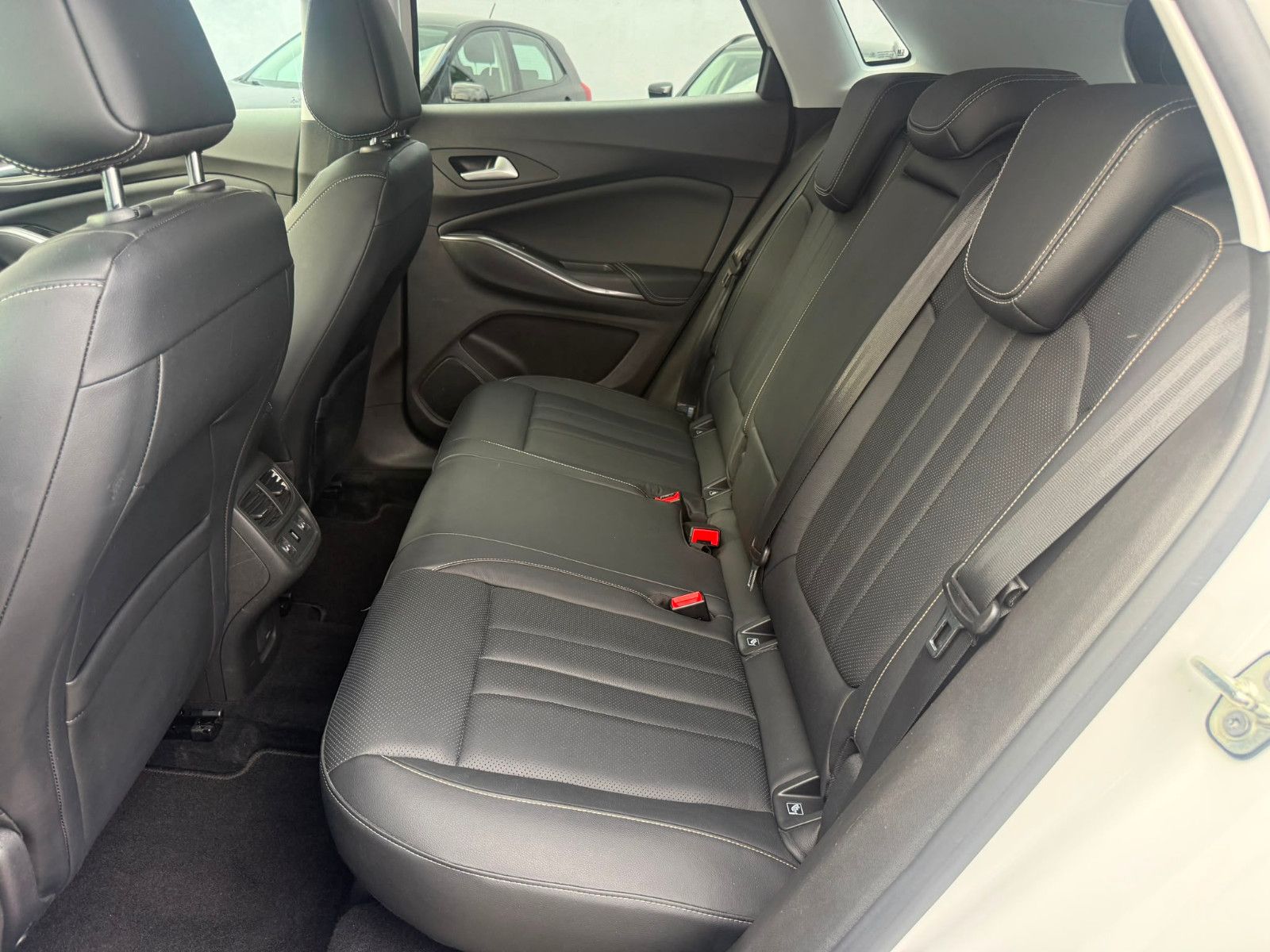 Fahrzeugabbildung Opel Grandland (X)Business Innovation*