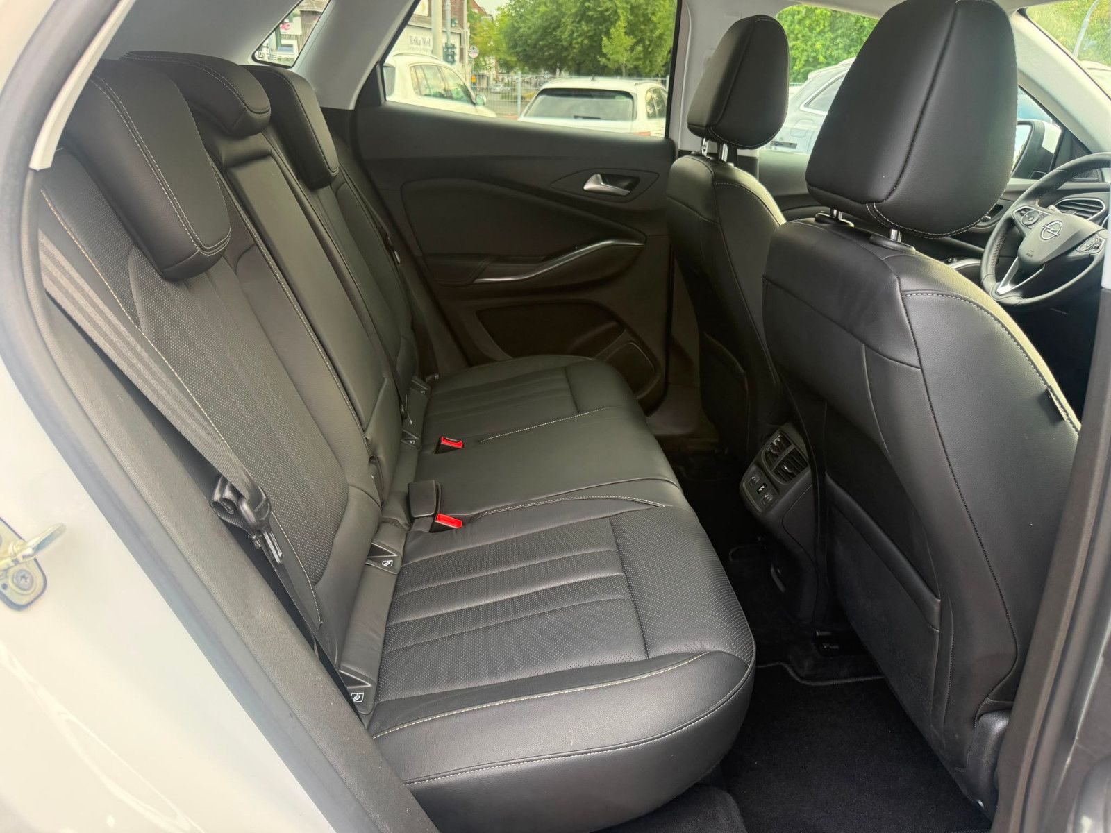 Fahrzeugabbildung Opel Grandland (X)Business Innovation*