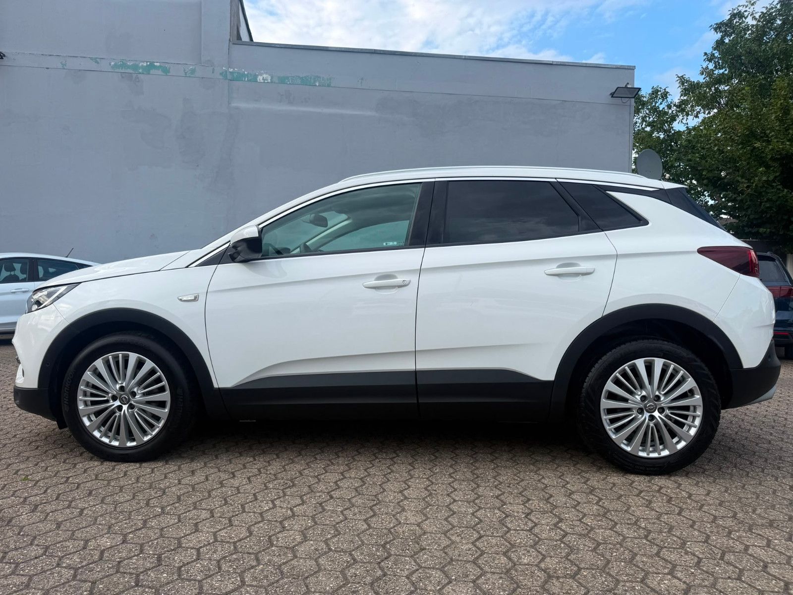 Fahrzeugabbildung Opel Grandland (X)Business Innovation*