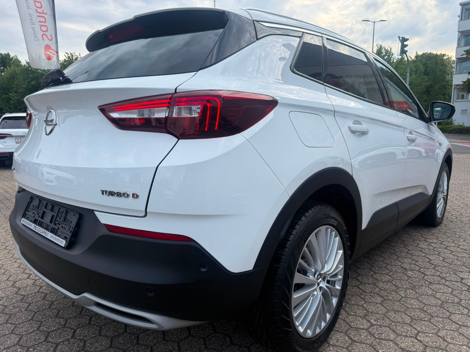 Fahrzeugabbildung Opel Grandland (X)Business Innovation*