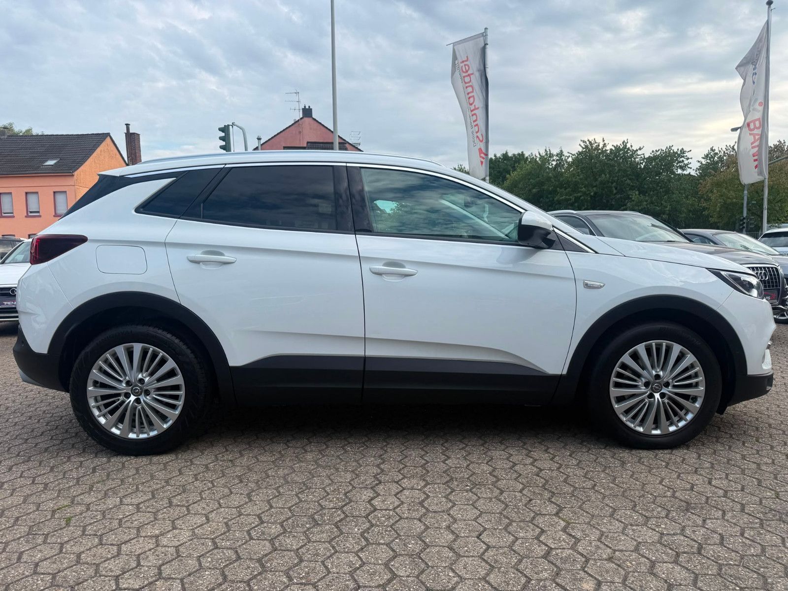 Fahrzeugabbildung Opel Grandland (X)Business Innovation*