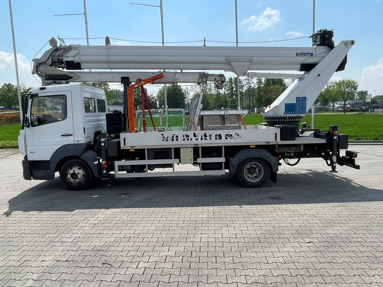 Fahrzeugabbildung Mercedes-Benz Atego 3 4x2 7XX/8XX OM934*Böcker AK37/4000 Kran