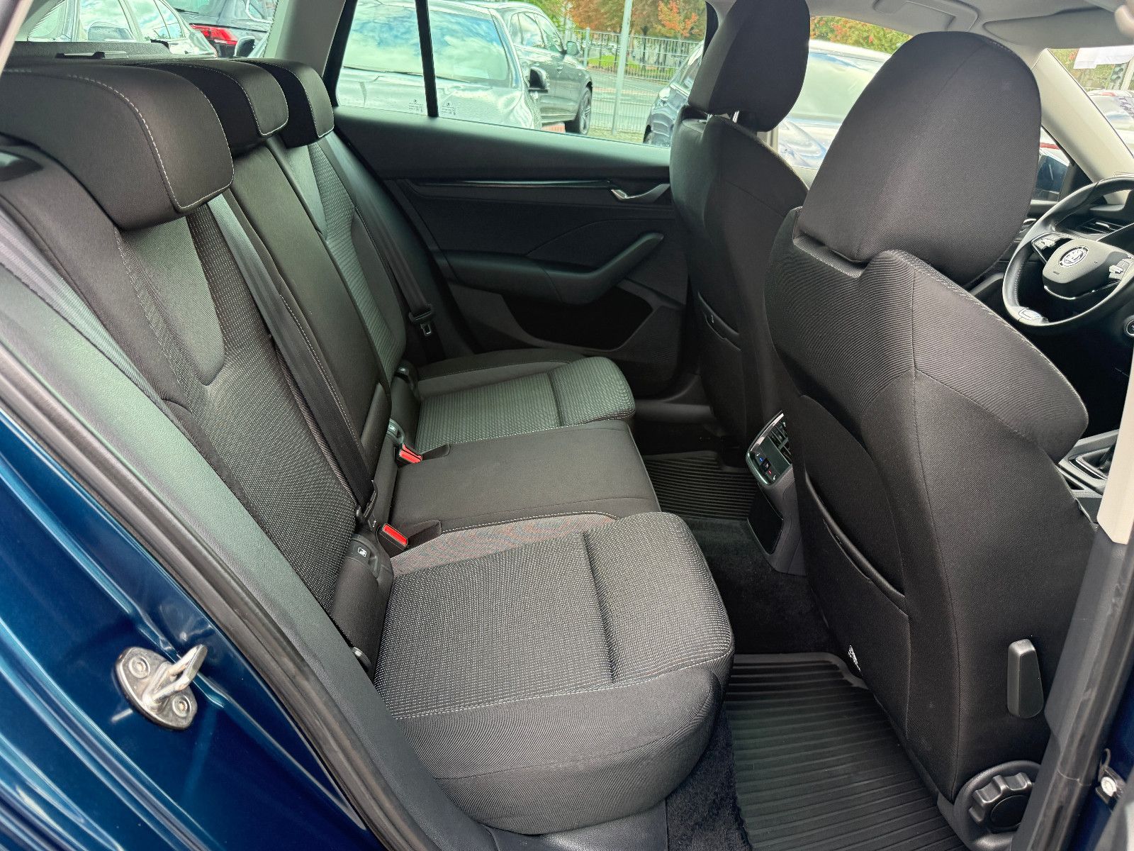 Fahrzeugabbildung SKODA Octavia Combi Ambition*Tempomat*