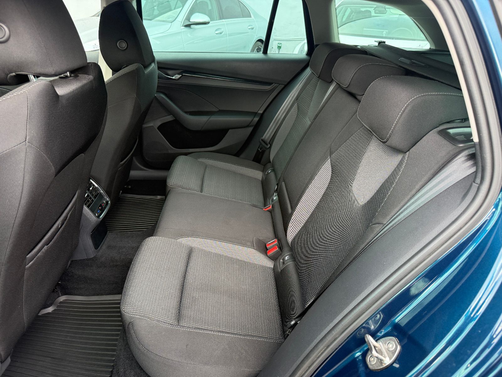 Fahrzeugabbildung SKODA Octavia Combi Ambition*Tempomat*